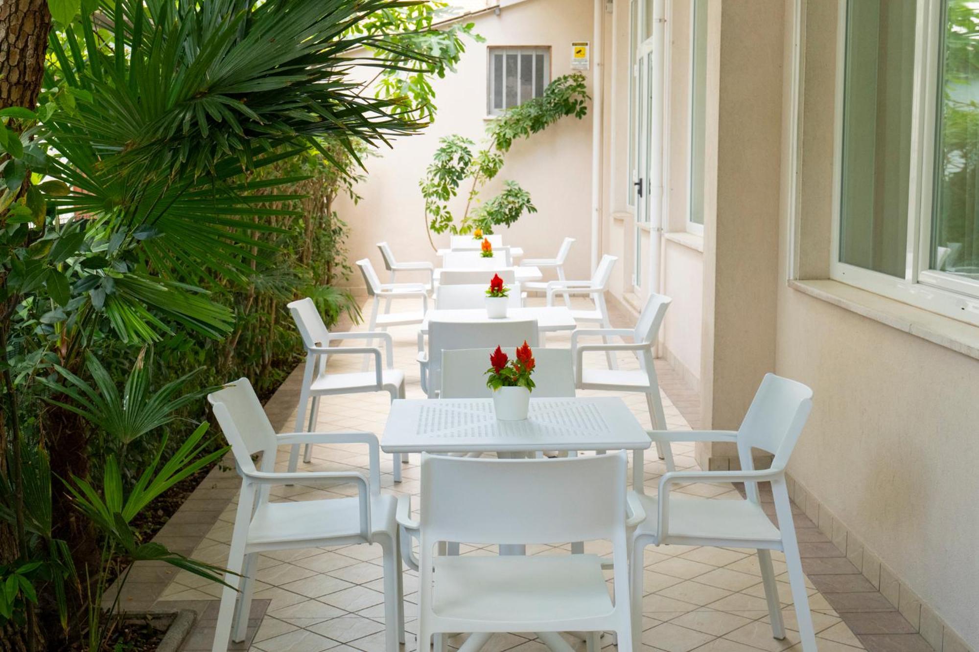 Hotel Negresco Riccione Esterno foto