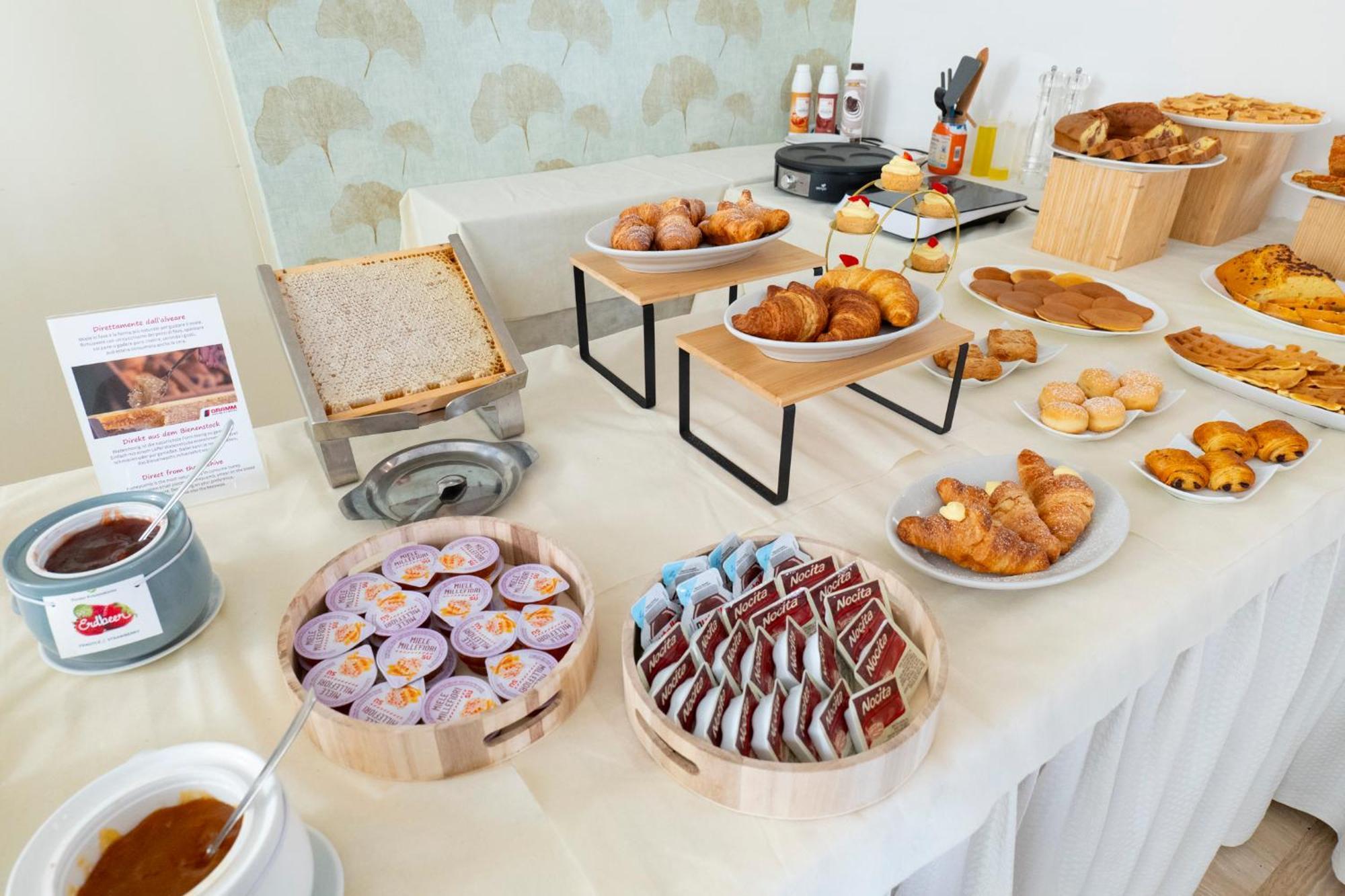 Hotel Negresco Riccione Esterno foto