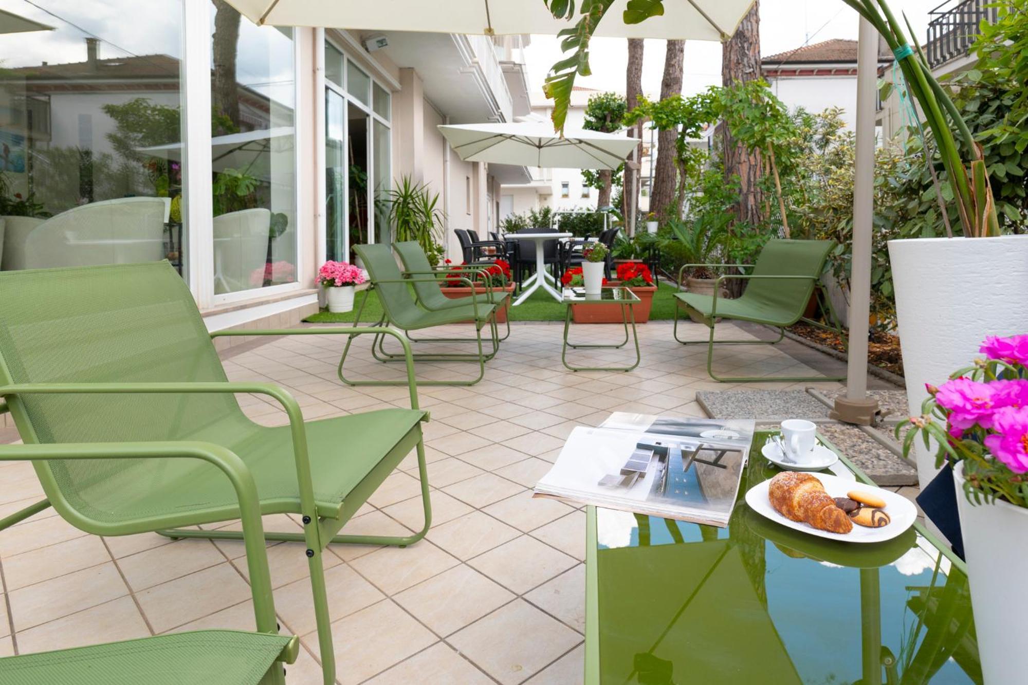 Hotel Negresco Riccione Esterno foto