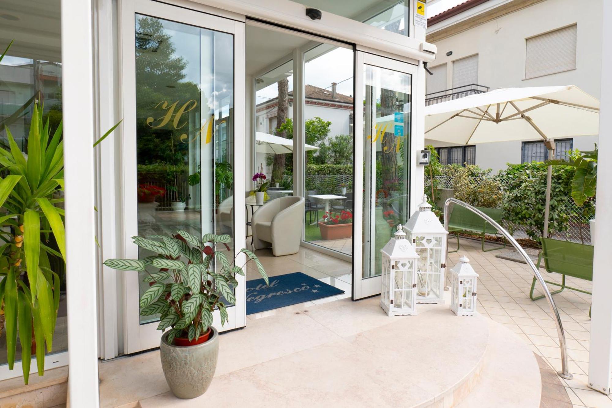 Hotel Negresco Riccione Esterno foto