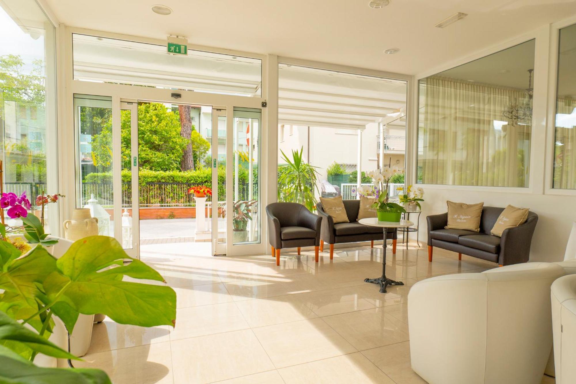 Hotel Negresco Riccione Esterno foto
