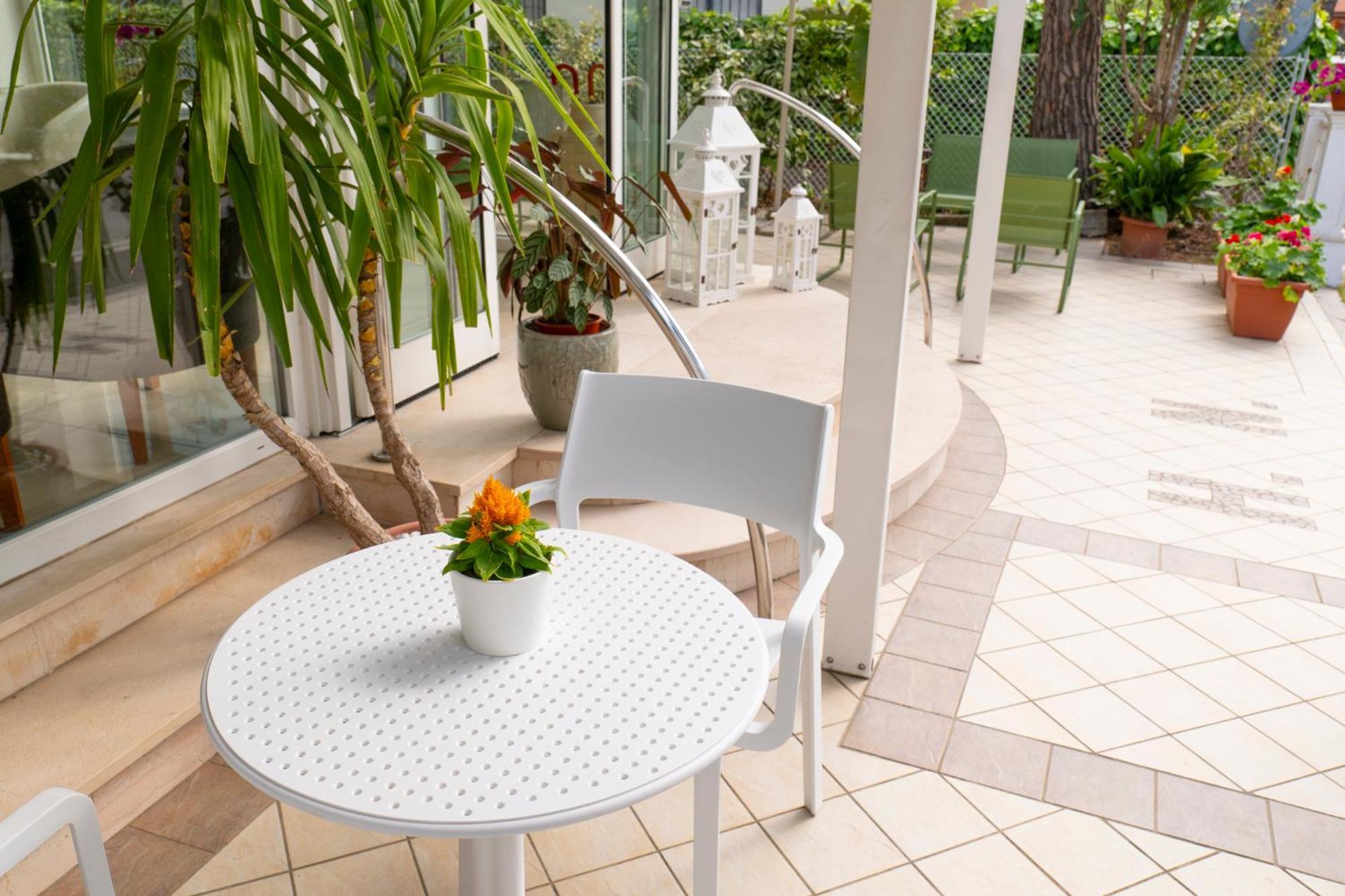 Hotel Negresco Riccione Esterno foto