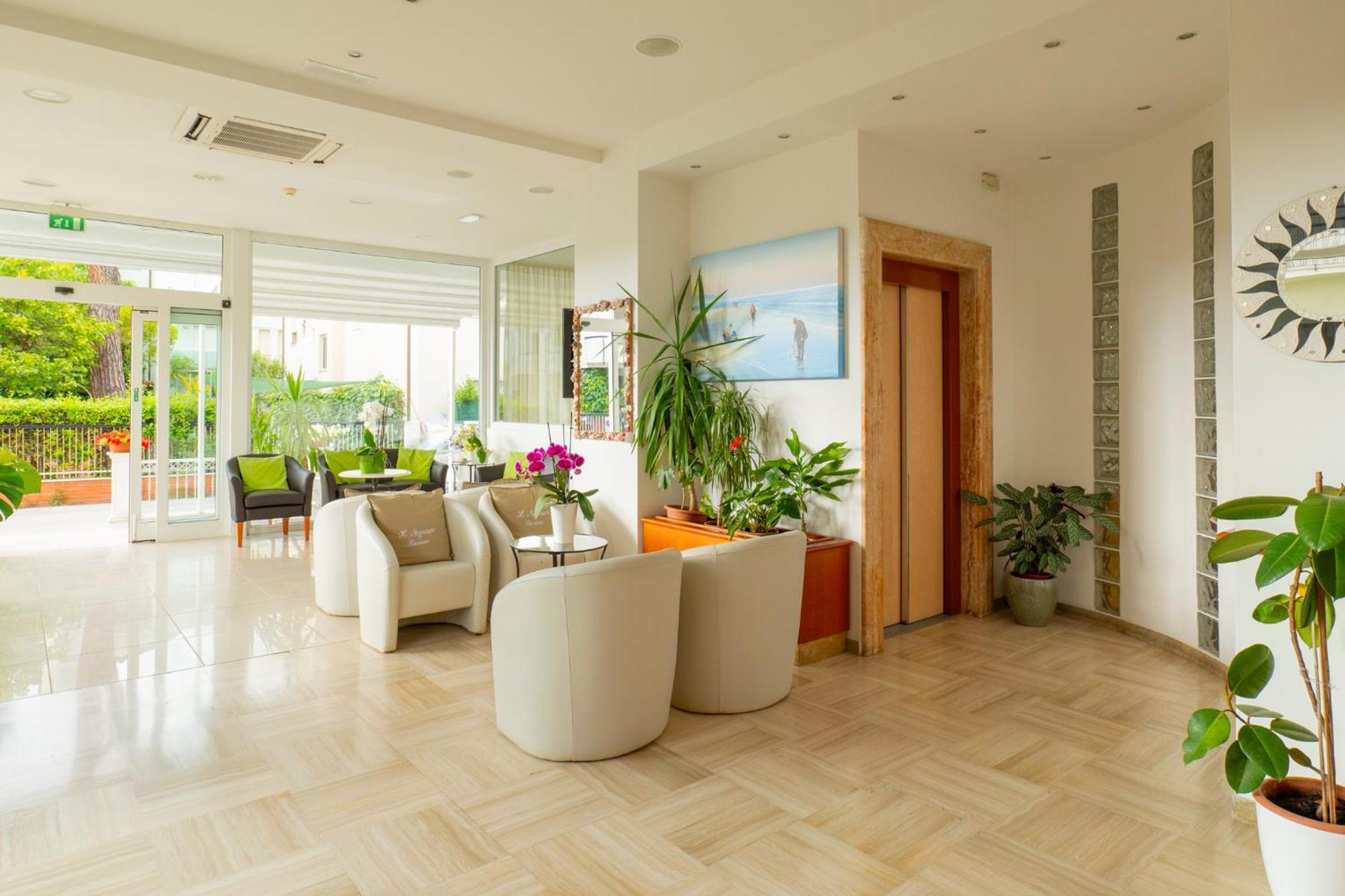 Hotel Negresco Riccione Esterno foto