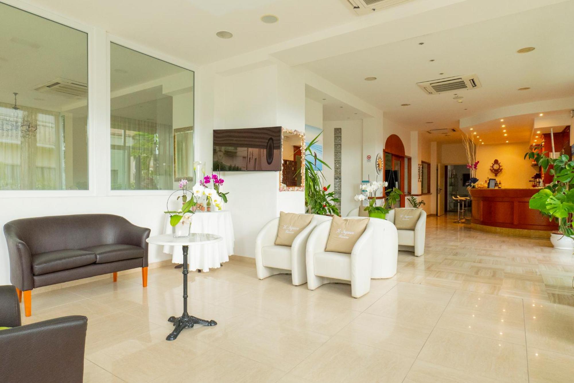Hotel Negresco Riccione Esterno foto