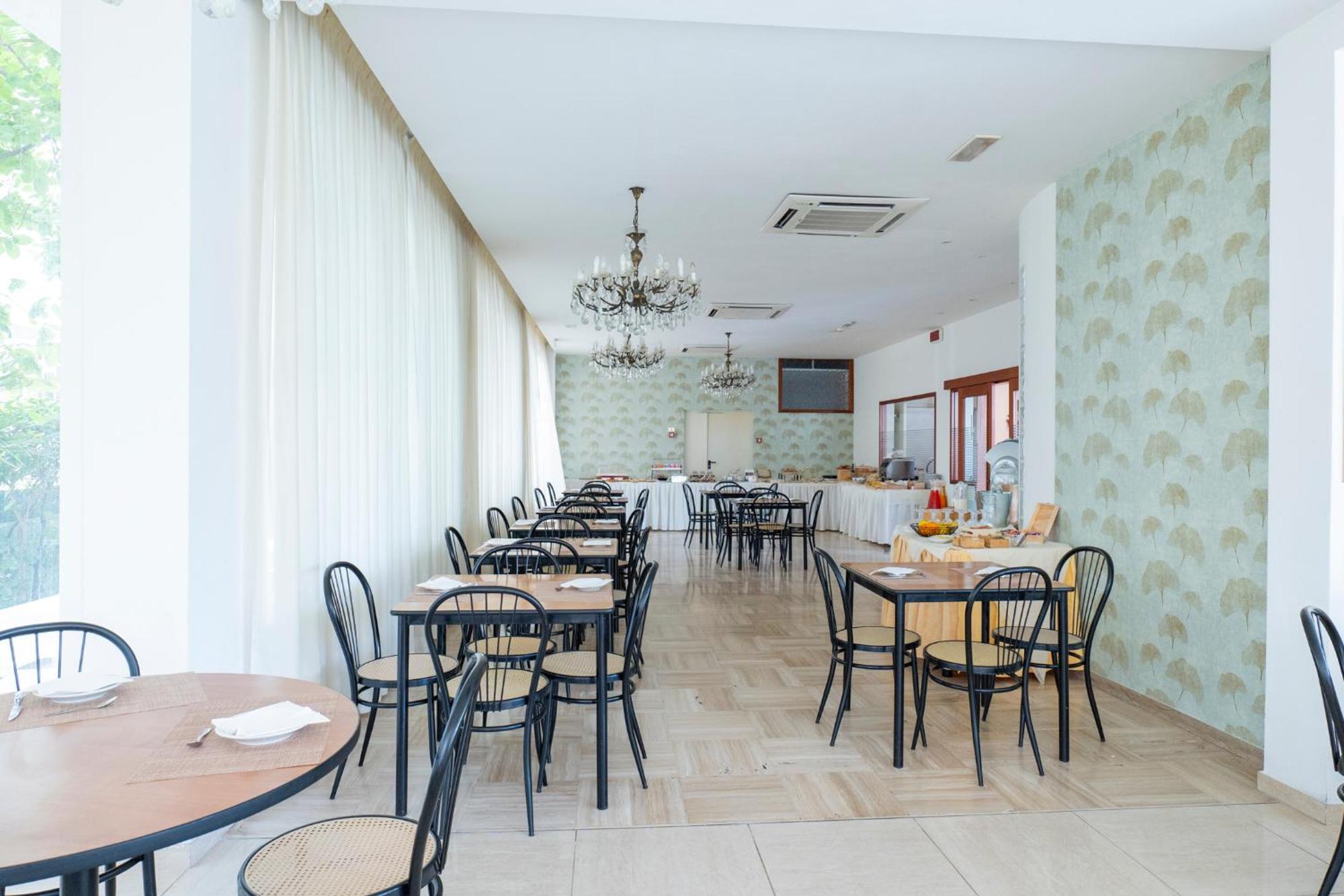 Hotel Negresco Riccione Esterno foto