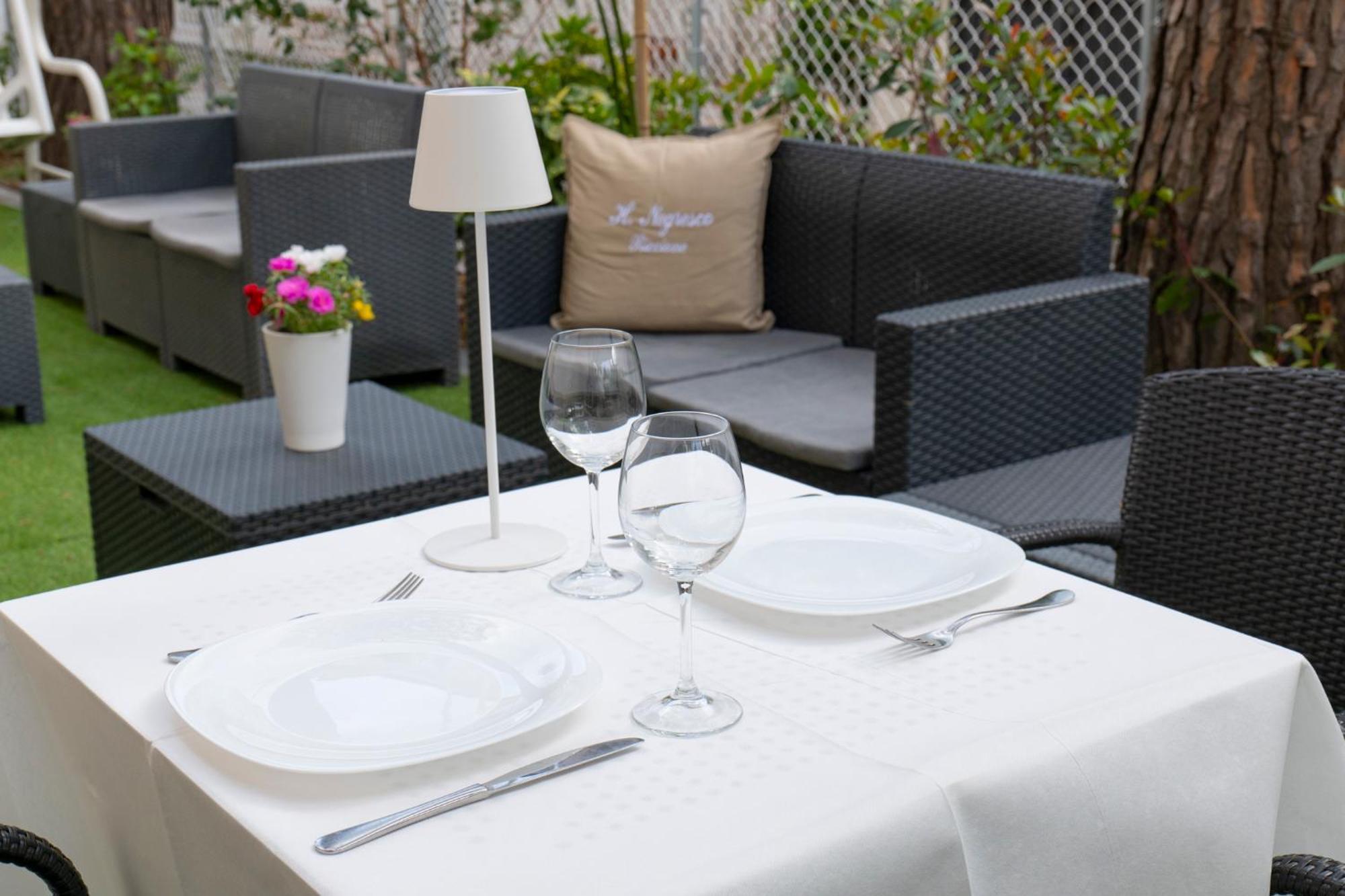 Hotel Negresco Riccione Esterno foto